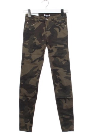 Blugi de femei Bershka, Mărime XS, Culoare Multicolor, Preț 110,23 Lei, #137926458