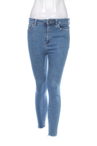 Blugi de femei Bershka, Mărime M, Culoare Albastru, Preț 73,49 Lei, #137930930