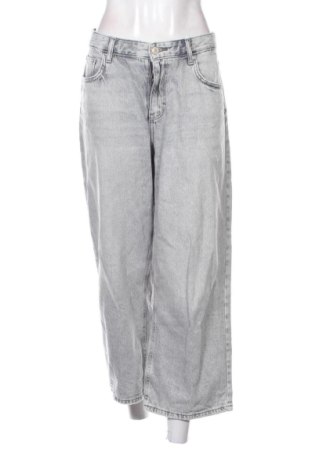 Дамски дънки Pull&Bear, Размер XL, Цвят Сив, Цена 27,68 €, #137923249