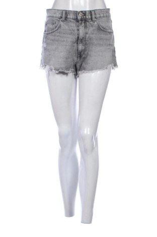 Pantaloni scurți de femei Zara, Mărime M, Culoare Gri, Preț 73,49 Lei, #137903484