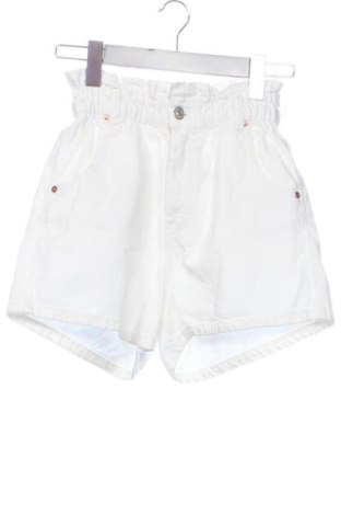 Pantaloni scurți de femei Pull&Bear, Mărime XXS, Culoare Alb, Preț 68,24 Lei, #137907149