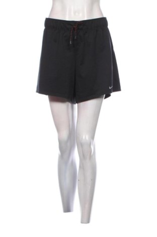 Pantaloni scurți de femei Nike, Mărime L, Culoare Negru, Preț 136,48 Lei, #137903433