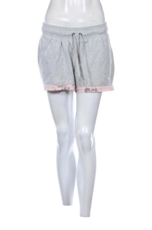 Pantaloni scurți de femei PUMA, Mărime L, Culoare Gri, Preț 157,47 Lei, #137906047