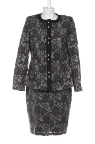 Costum de femei Unbranded, Mărime M, Culoare Multicolor, Preț 283,45 Lei, #137903219