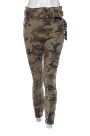 Дамски панталон Bershka, Размер S, Цвят Многоцветен, Цена 14,86 €, #137918275
