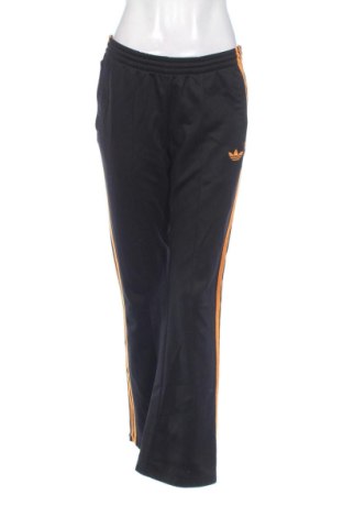 Дамско спортно долнище Adidas, Размер M, Цвят Многоцветен, Цена 30,67 €, #137921453
