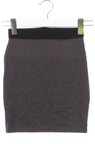 Rock Sinsay, Größe XXS, Farbe Grau, Preis € 5,72, #137922949
