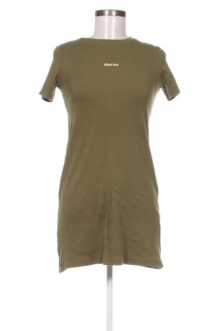 Sukienka Bershka, Rozmiar S, Kolor Zielony, Cena 76,20 zł, #137888818