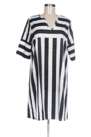 Rochie SHEIN, Mărime XL, Culoare Multicolor, Preț 52,49 Lei, #137900091