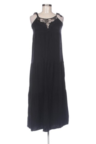 Kleid Stradivarius, Größe S, Farbe Schwarz, Preis € 19,00, #137919473