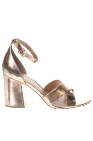 Сандали Guess, Размер 40, Цвят Розов, Цена 141,84 €, #137903262