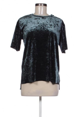 Dámská halenka Bershka, Velikost M, Barva Modrá, Cena  119,00 Kč