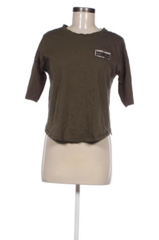 Dámská halenka Bershka, Velikost S, Barva Zelená, Cena  199,00 Kč