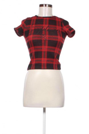 Dámská halenka Bershka, Velikost XS, Barva Vícebarevné, Cena  179,00 Kč