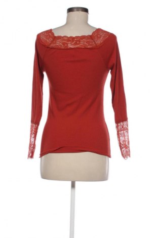 Dámská halenka VILA, Velikost M, Barva Červená, Cena  49,00 Kč