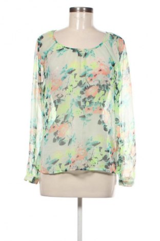 Дамска риза VILA, Размер M, Цвят Многоцветен, Цена 2,04 €