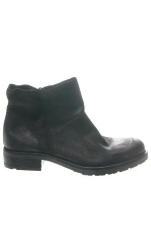 Damskie botki Ovye, Rozmiar 39, Kolor Czarny, Cena 327,99 zł, #133777616