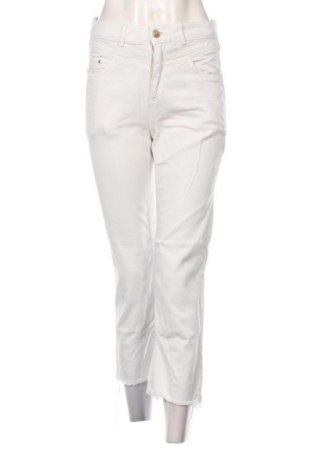 Γυναικείο Τζίν Karen by Simonsen, Μέγεθος S, Χρώμα Λευκό, Τιμή 38,27 €