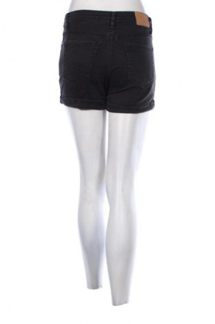 Dámské kraťasy  Bershka, Velikost S, Barva Černá, Cena  193,00 Kč