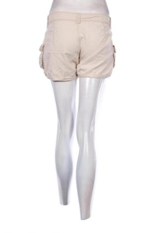 Dámske kraťasy  Terranova, Veľkosť M, Farba Béžová, Cena  3,95 €