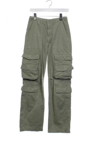 Damskie spodnie Pull&Bear, Rozmiar XS, Kolor Zielony, Cena 34,99 zł