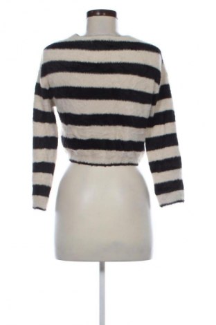 Dámský svetr Pull&Bear, Velikost M, Barva Vícebarevné, Cena  209,00 Kč