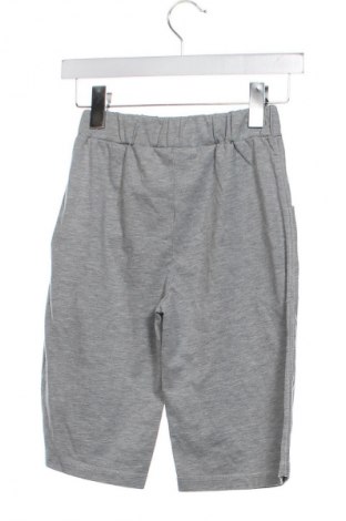 Παιδικό κοντό παντελόνι Unbranded, Μέγεθος 6-7y/ 122-128 εκ., Χρώμα Γκρί, Τιμή 10,32 €