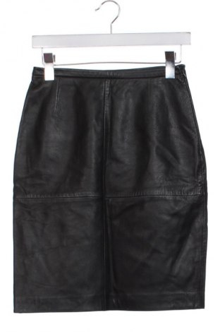 Kožená sukně  Hugo Boss, Velikost XS, Barva Černá, Cena  3 149,00 Kč