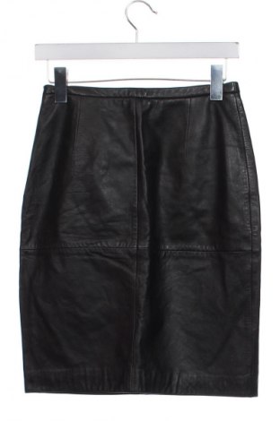 Kožená sukně  Hugo Boss, Velikost XS, Barva Černá, Cena  3 149,00 Kč