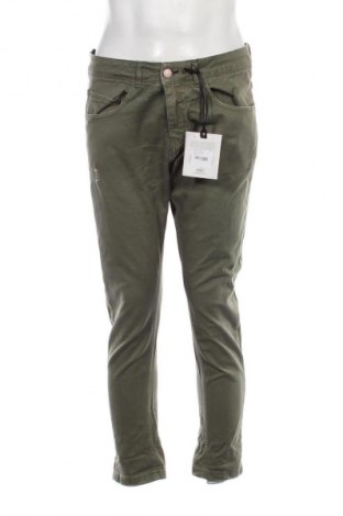 Herrenhose Berna, Größe M, Farbe Grün, Preis € 23,99