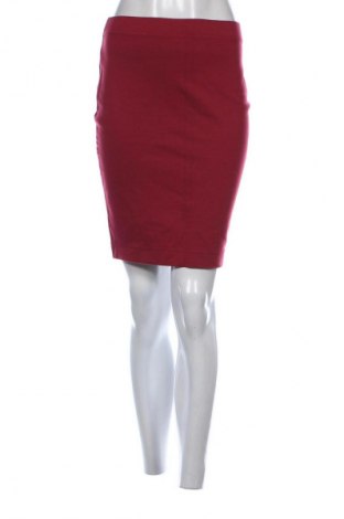 Пола Daphne, Размер M, Цвят Червен, Цена 5,62 €