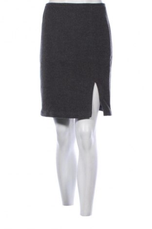 Sukně Fer, Velikost M, Barva Šedá, Cena  69,00 Kč