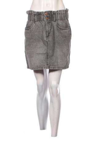 Пола ONLY, Размер M, Цвят Сив, Цена 13,80 €