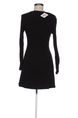 Šaty  About You, Velikost M, Barva Černá, Cena  399,00 Kč