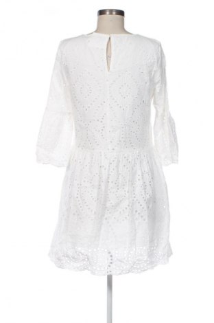Šaty  B.Young, Velikost M, Barva Bílá, Cena  706,00 Kč