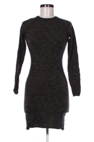 Šaty  Bershka, Velikost L, Barva Vícebarevné, Cena  201,00 Kč