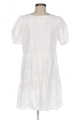 Šaty  Fisherfield, Velikost M, Barva Bílá, Cena  429,00 Kč