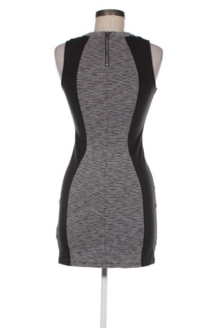 Šaty  H&M Divided, Velikost S, Barva Vícebarevné, Cena  269,00 Kč