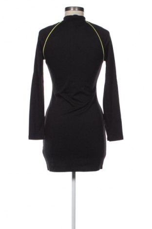 Рокля H&M Divided, Размер M, Цвят Черен, Цена 5,62 €