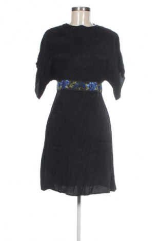 Šaty  Mango, Velikost XS, Barva Černá, Cena  349,00 Kč