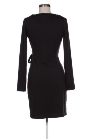 Šaty  Pieces, Velikost M, Barva Černá, Cena  109,00 Kč