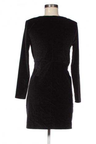 Šaty  Pull&Bear, Velikost M, Barva Černá, Cena  399,00 Kč