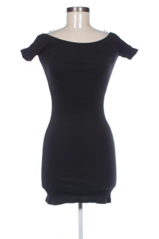 Šaty  Pull&Bear, Velikost L, Barva Černá, Cena  127,00 Kč