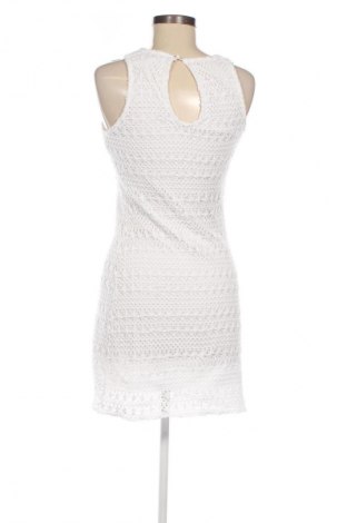 Šaty  Pull&Bear, Velikost M, Barva Bílá, Cena  197,00 Kč
