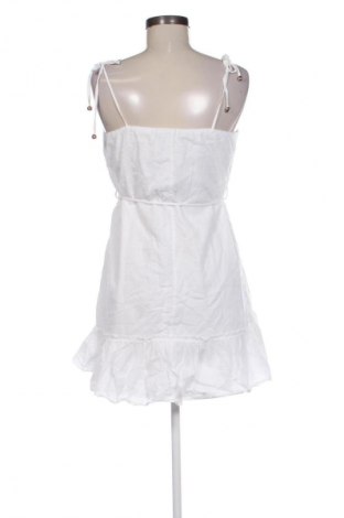 Ruha Simplee, Méret M, Szín Fehér, Ár 2 999 Ft