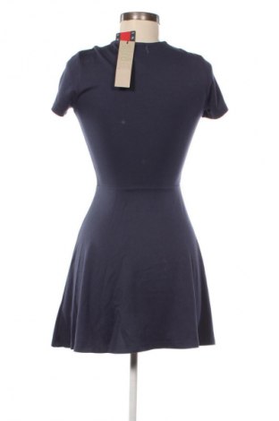Рокля Tommy Jeans, Размер XS, Цвят Син, Цена 51,12 €