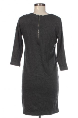 Šaty  Vero Moda, Velikost XS, Barva Šedá, Cena  369,00 Kč