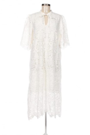 Kleid Y.A.S, Größe M, Farbe Weiß, Preis 109,99 €