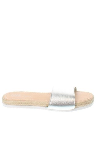 Papuci ASOS, Mărime 36, Culoare Argintiu, Preț 215,79 Lei, #137950150