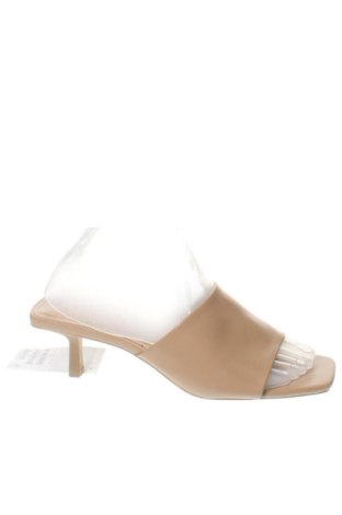 Чехли H&M, Размер 39, Цвят Бежов, Цена 33,00 €, #137900839